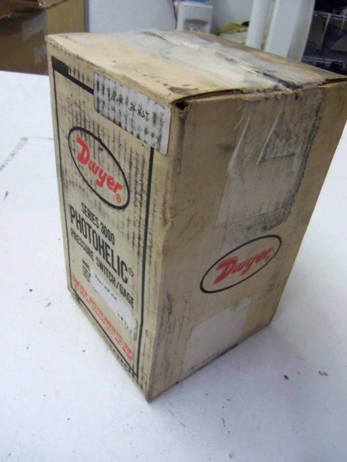 DWYER 3001HP HH *NEW IN BOX*