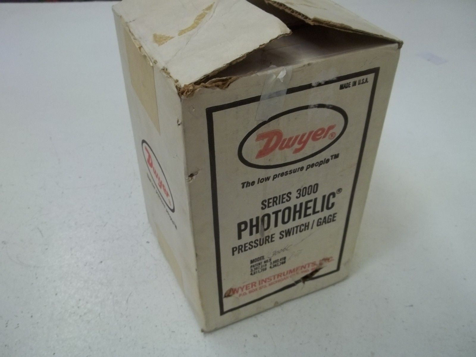 DWYER 3006C PRESSURE SWITCH/GAGE 0-6 *NEW IN BOX*
