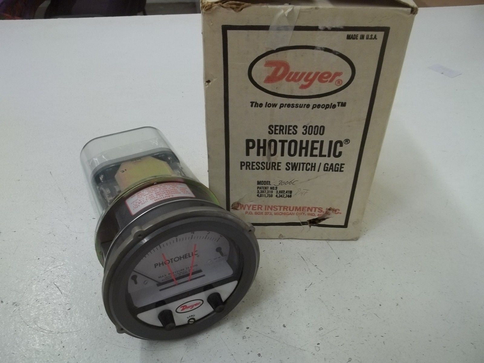 DWYER 3006C PRESSURE SWITCH/GAGE 0-6 *NEW IN BOX*