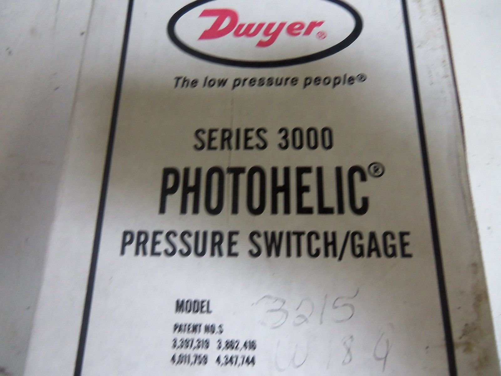 DWYER SERIES 3000 PHOTOHELIC 3215C PRESSURE SWITCH/GAUGE *NEW IN BOX*