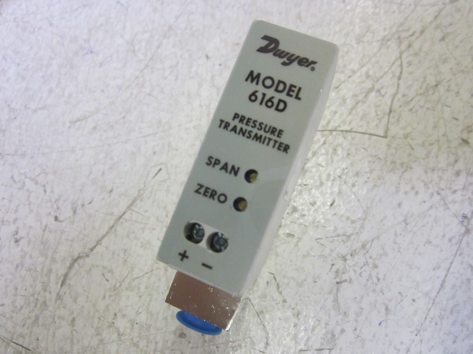 DWYER 616D-10B PRESSURE TRANSMITTER *NEW NO BOX*