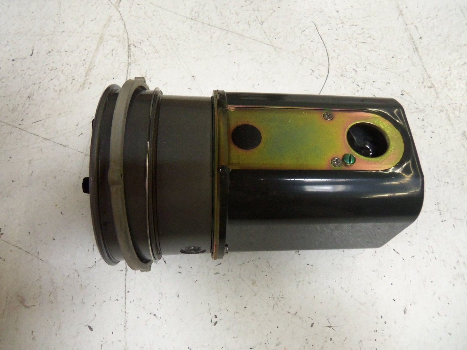 DWYER A3000-0 PRESSURE GAUGE *NEW IN BOX*