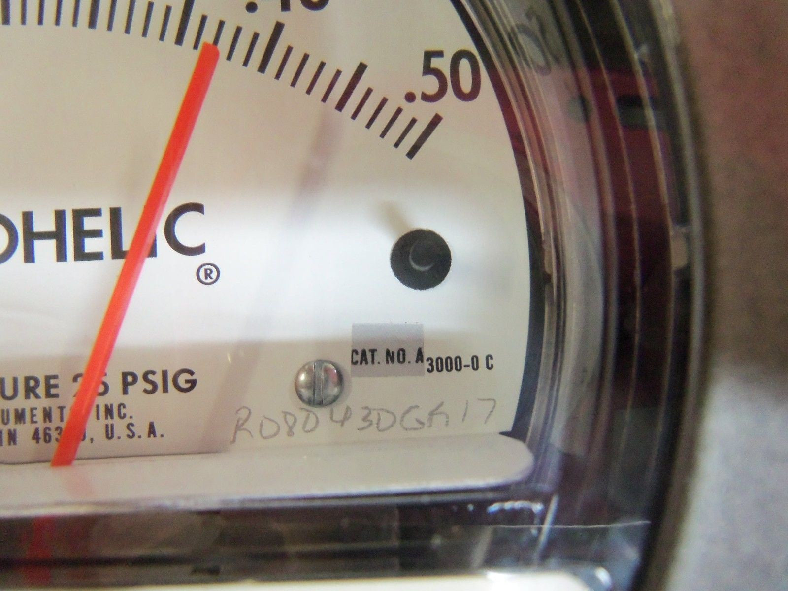 DWYER A3000-0 PRESSURE GAUGE *NEW IN BOX*