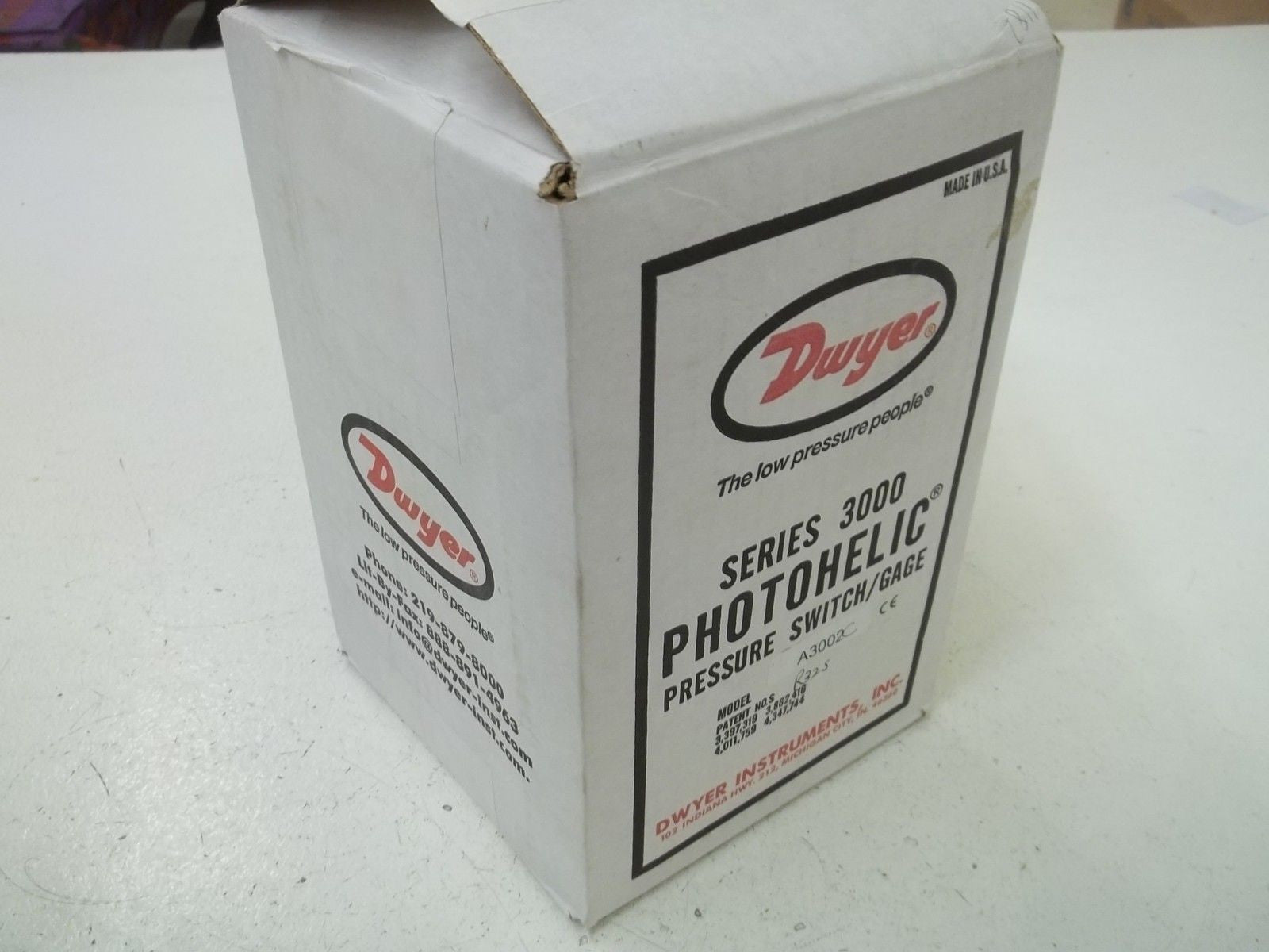 DWYER A3002C PRESSURE SWITCH/GAGE 0-2 *NEW IN BOX*