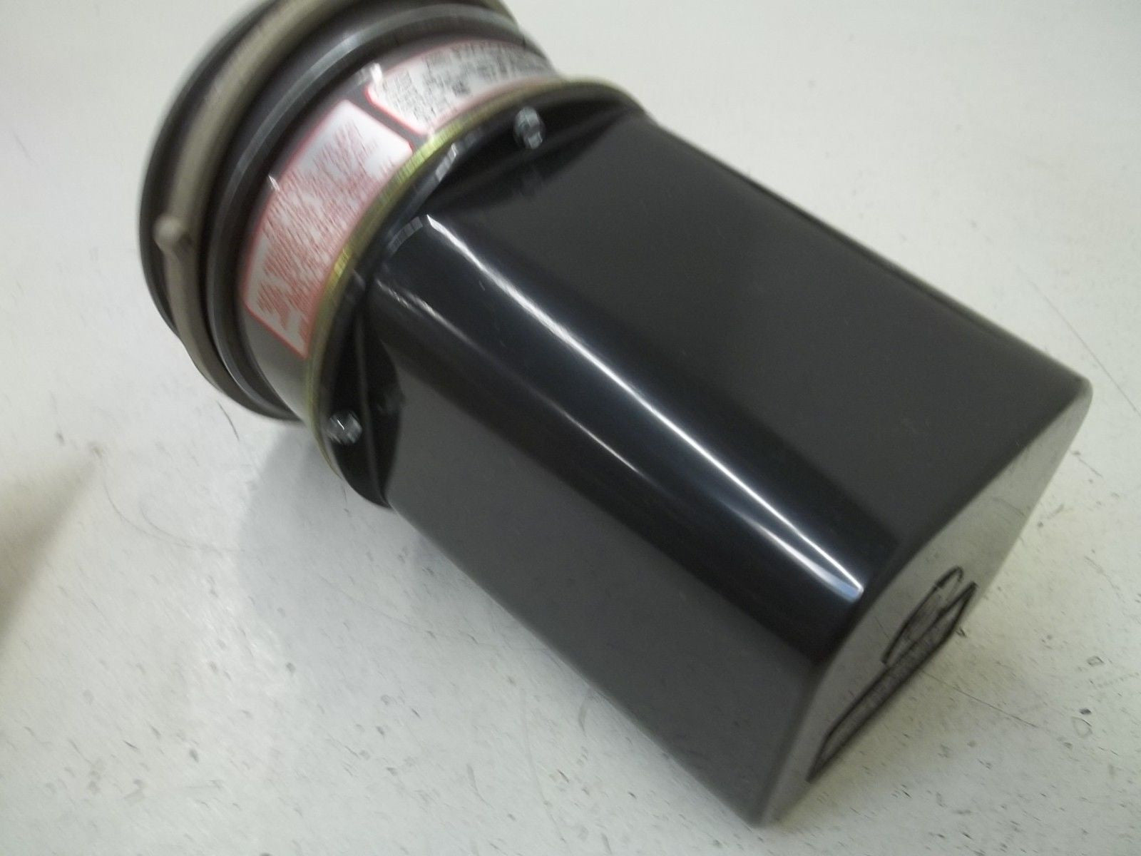 DWYER A3002C PRESSURE SWITCH/GAGE 0-2 *NEW IN BOX*