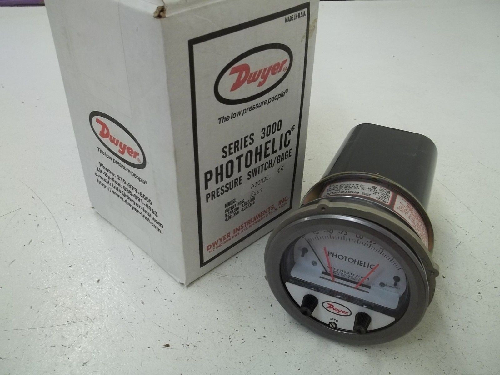 DWYER A3002C PRESSURE SWITCH/GAGE 0-2 *NEW IN BOX*