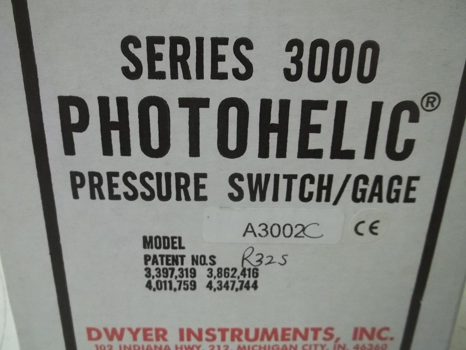 DWYER A3002C PRESSURE SWITCH/GAGE 0-2 *NEW IN BOX*