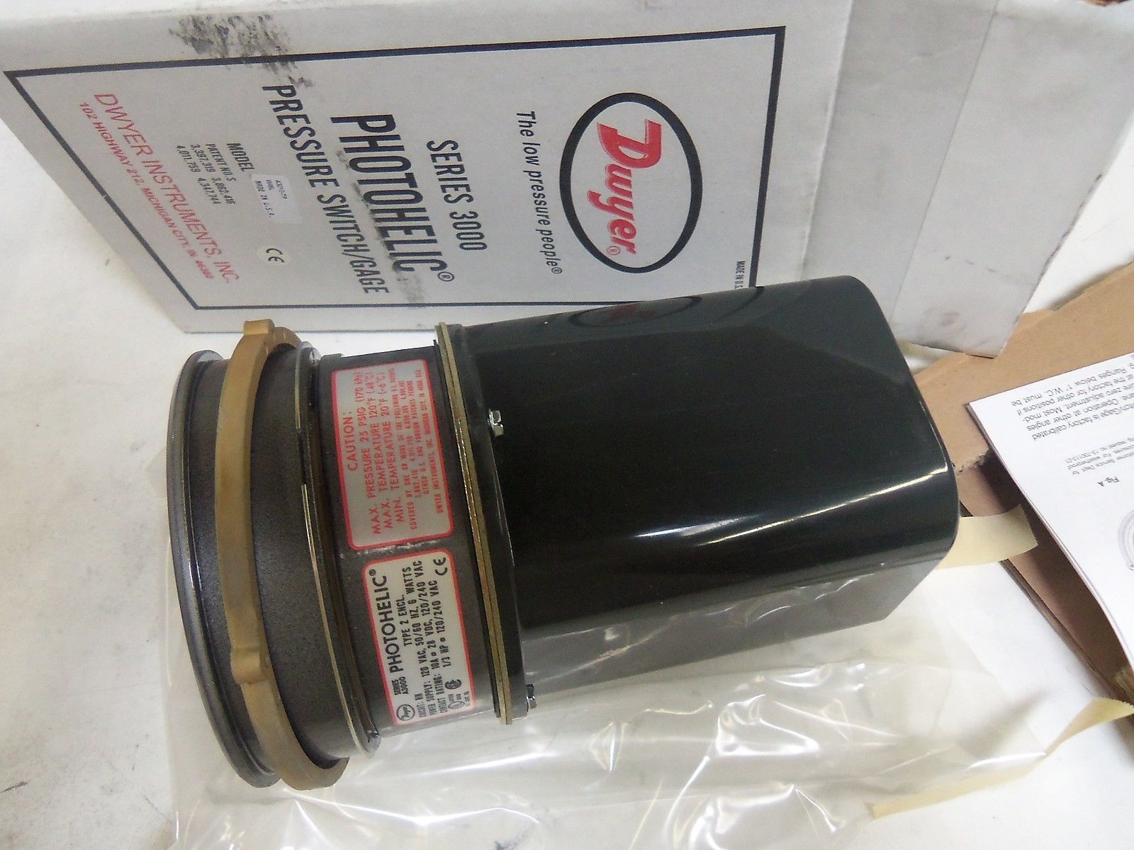 DWYER SERIES 3000 PHOTOHELIC A3010-TP PRESSURE GAUGE 0-10" WC *NEW IN BOX*