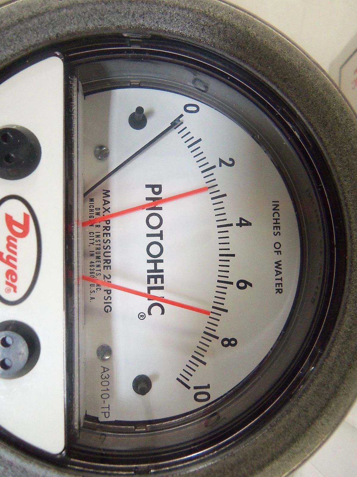 DWYER SERIES 3000 PHOTOHELIC A3010-TP PRESSURE GAUGE 0-10" WC *NEW IN BOX*