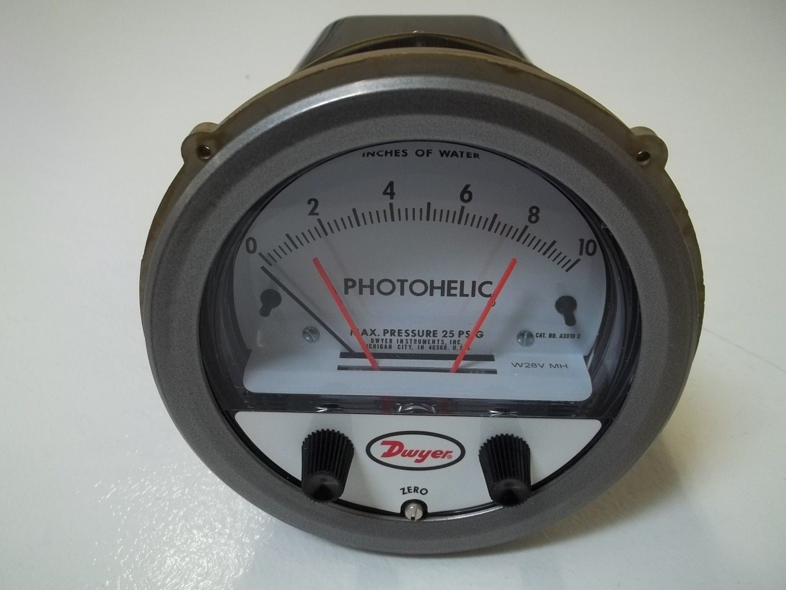 DWYER SERIES 3000 PHOTOHELIC A3010C PRESSURE GAUGE 0-10" WC *NEW IN BOX*