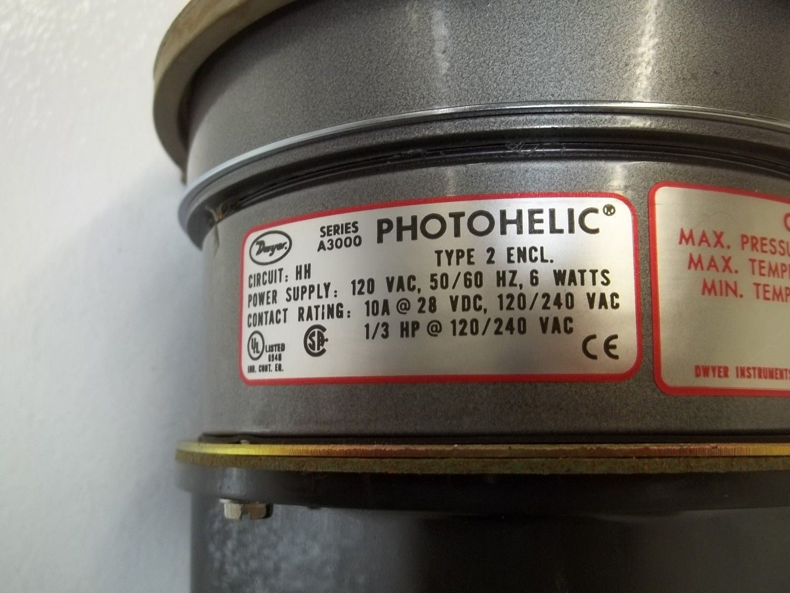 DWYER SERIES 3000 PHOTOHELIC A3010C PRESSURE GAUGE 0-10" WC *NEW IN BOX*