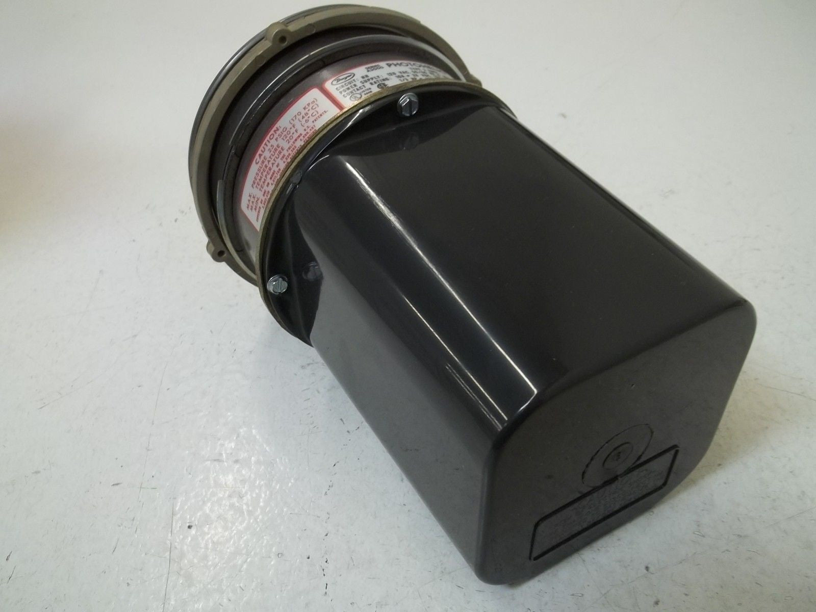 DWYER A3015 PRESSURE SWITCH/GAUGE *NEW IN BOX*