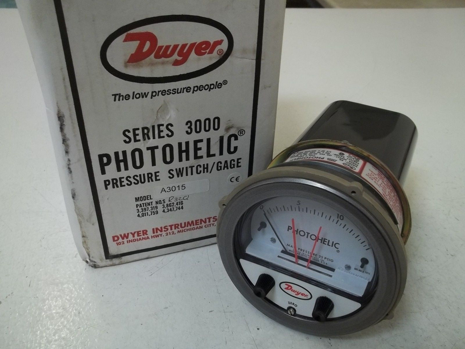 DWYER A3015 PRESSURE SWITCH/GAUGE *NEW IN BOX*