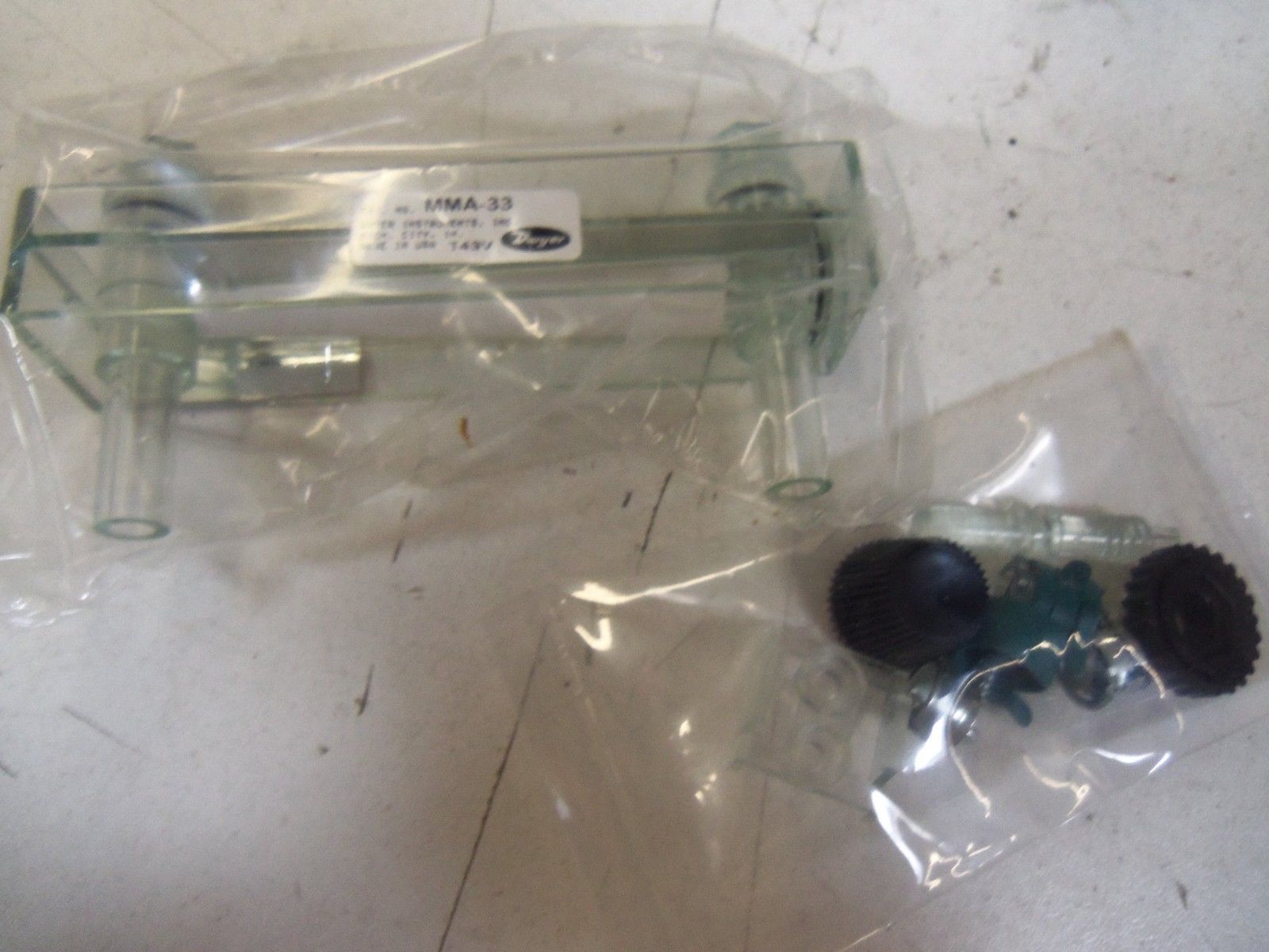 DWYER MINI-MASTER FLOW METER MMA-33 *NEW IN BOX*