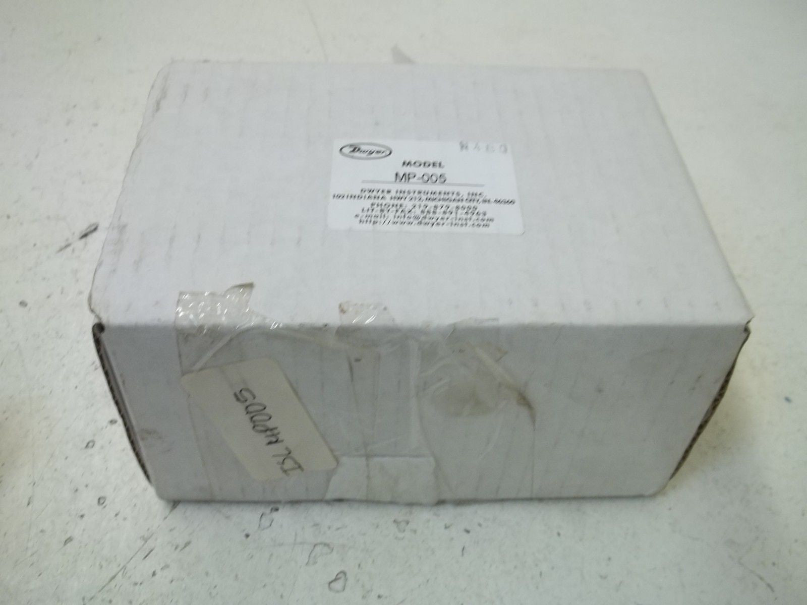 DWYER MP-005 MINI-PHOTOHELIC *NEW IN BOX*