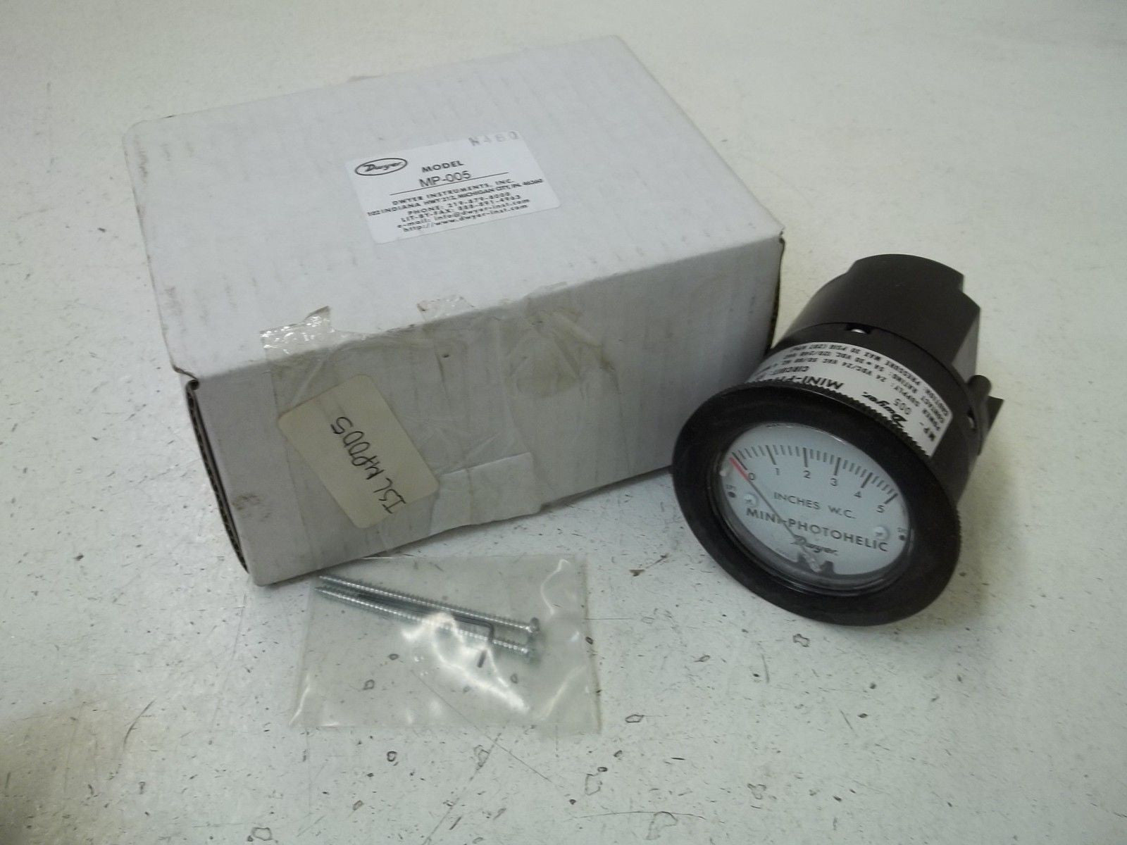 DWYER MP-005 MINI-PHOTOHELIC *NEW IN BOX*