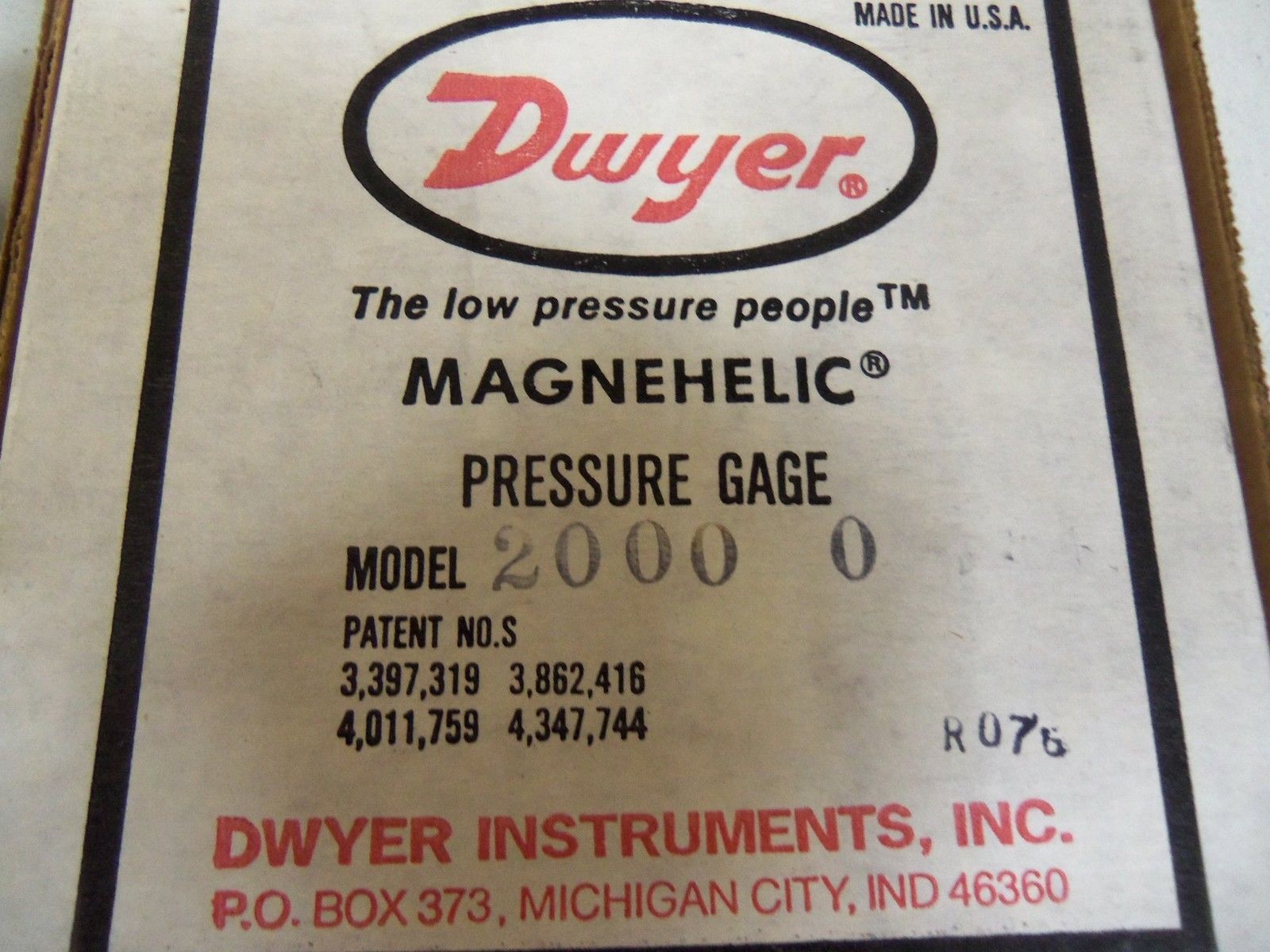 DWYER PRESSURE GAGE 2000 0 *NEW IN BOX*