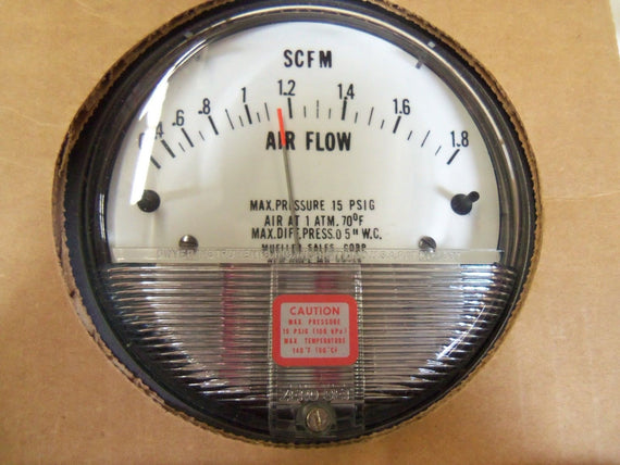 DWYER PRESSURE GAGE 2000 0 *NEW IN BOX*