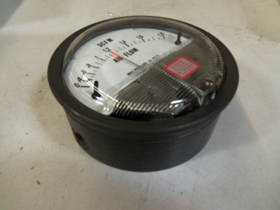 DWYER PRESSURE GAGE 2000 0 *NEW IN BOX*