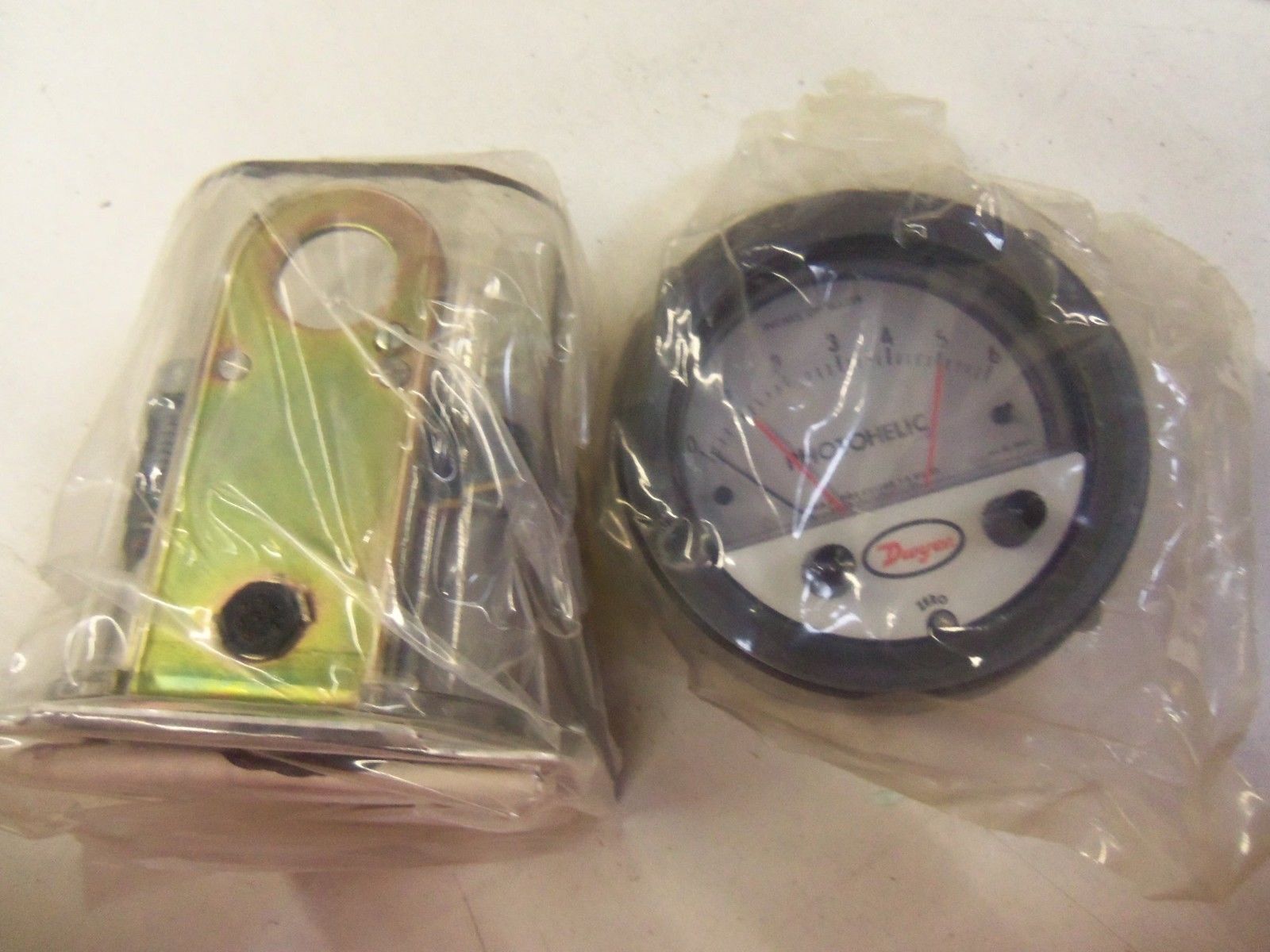 DWYER PRESSURE/GAGE 3006-RMR *NEW IN BOX*