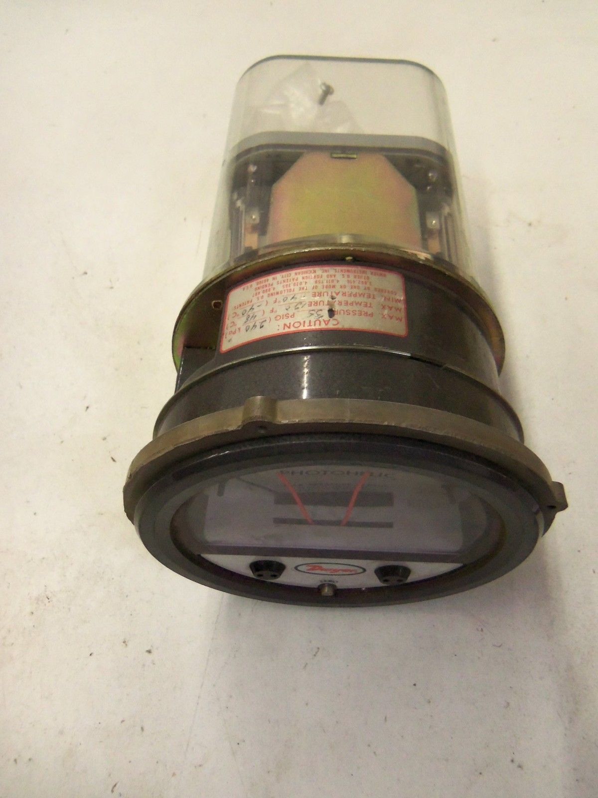 DWYER PRESSURE SWITCH/GAGE 3220C *NEW IN BOX*