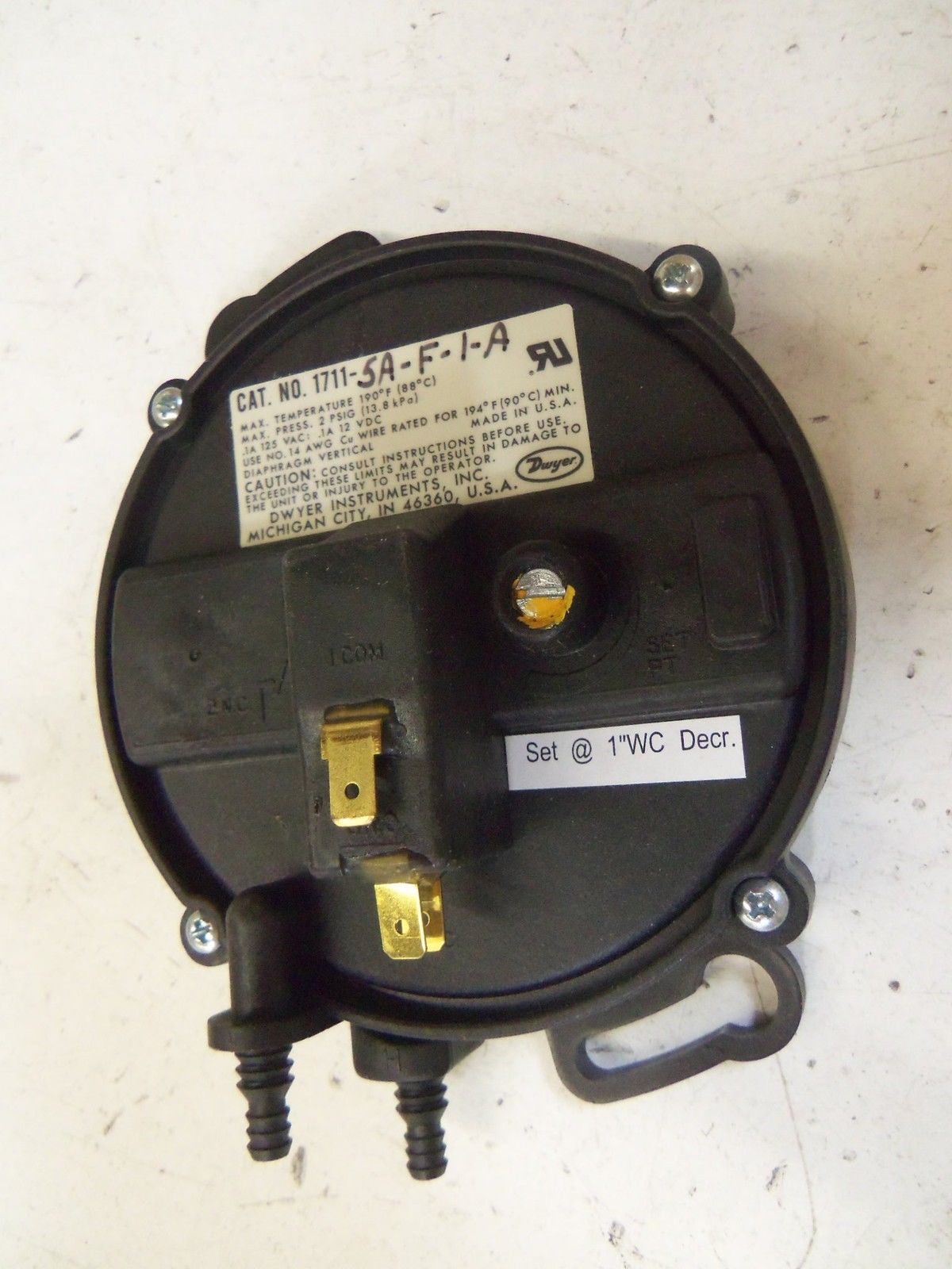 DWYER T30O-S896245318 PRESSURE SWITCH 1711-5A-F-1-A *NEW NO BOX*