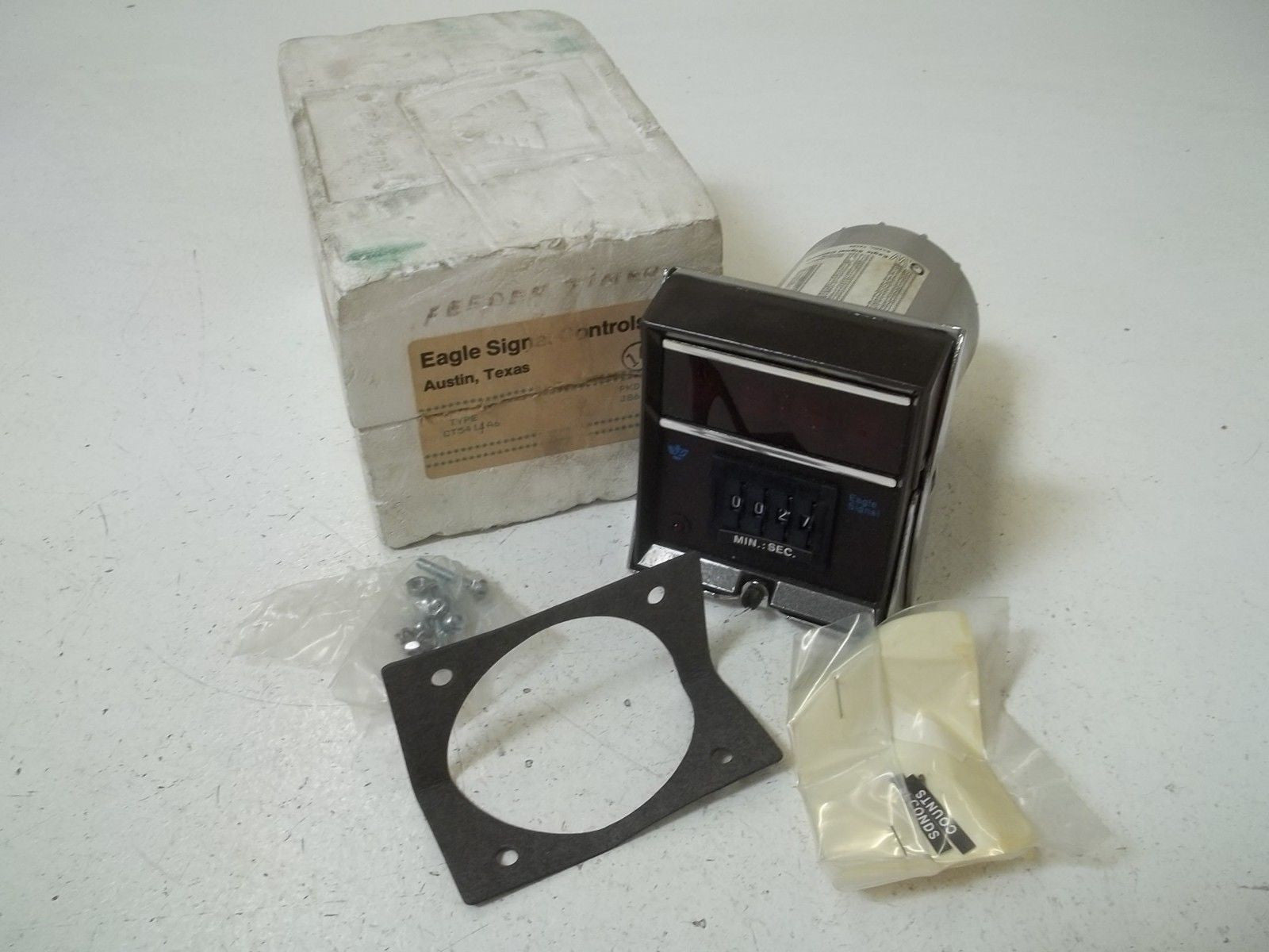 EAGLE SIGNAL CT5414A6 TIMER 120V *NEW IN BOX*