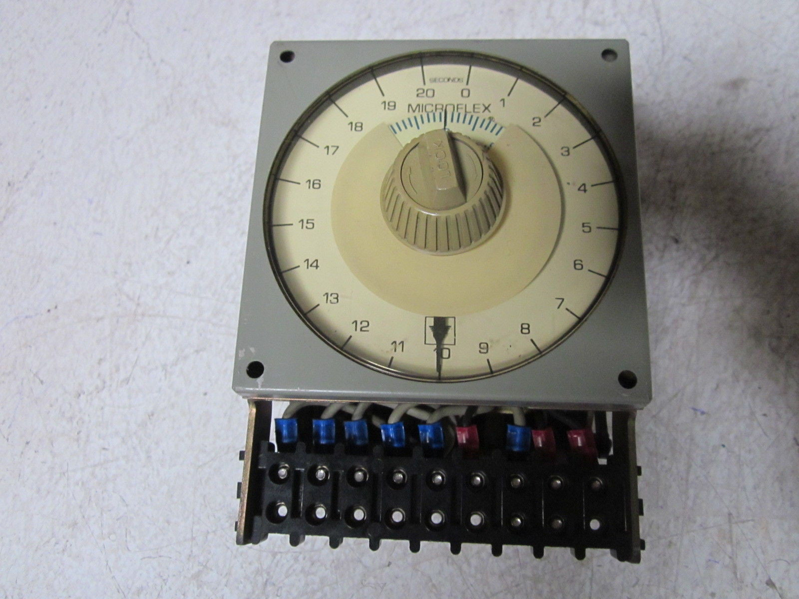 EAGLE SIGNAL MICROFLEX HA40A6 120V 20 SECOND TIMER  *USED*