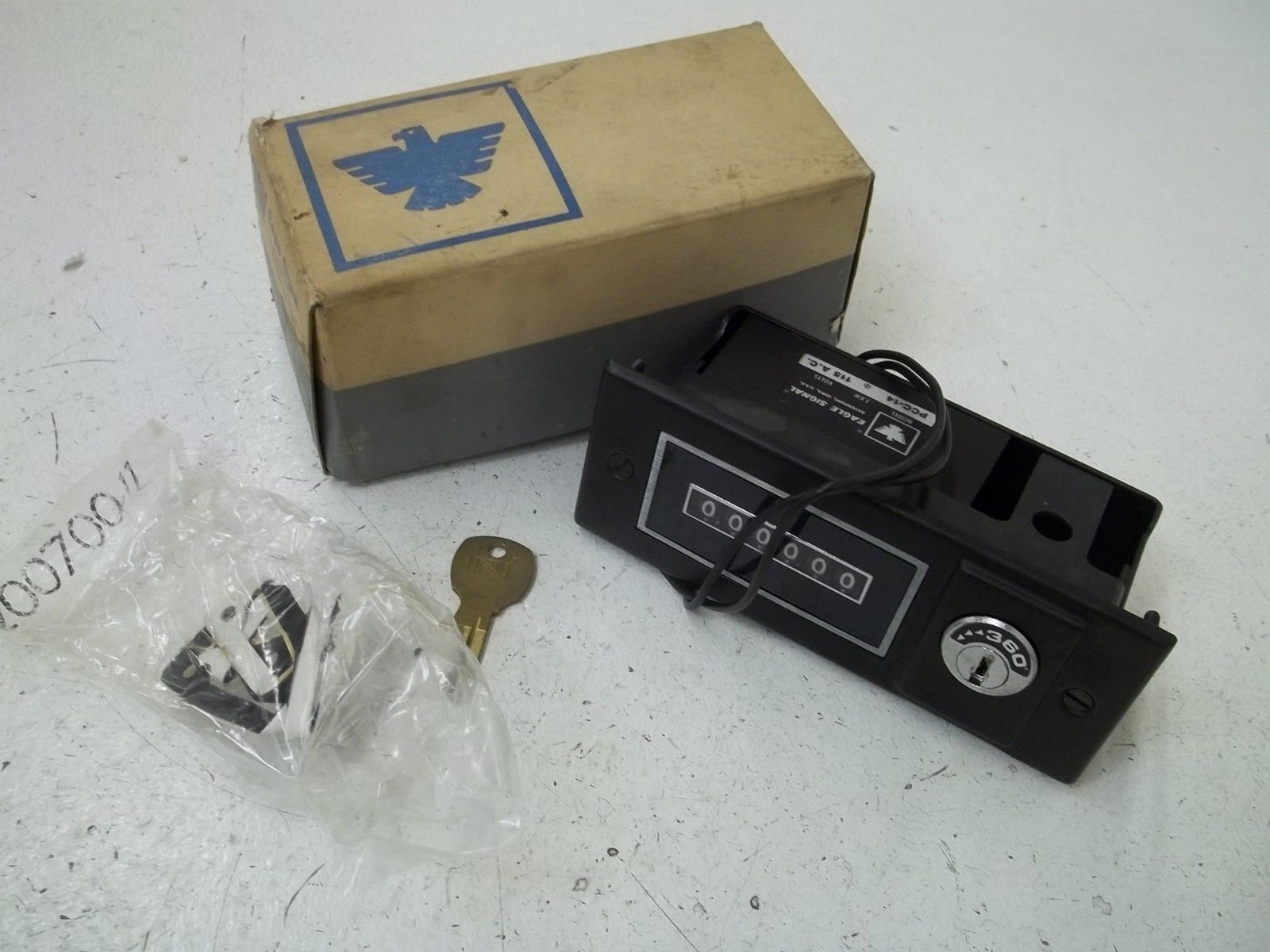 EAGLE SIGNAL PCC14-115VAC COUNTER *NEW IN BOX*