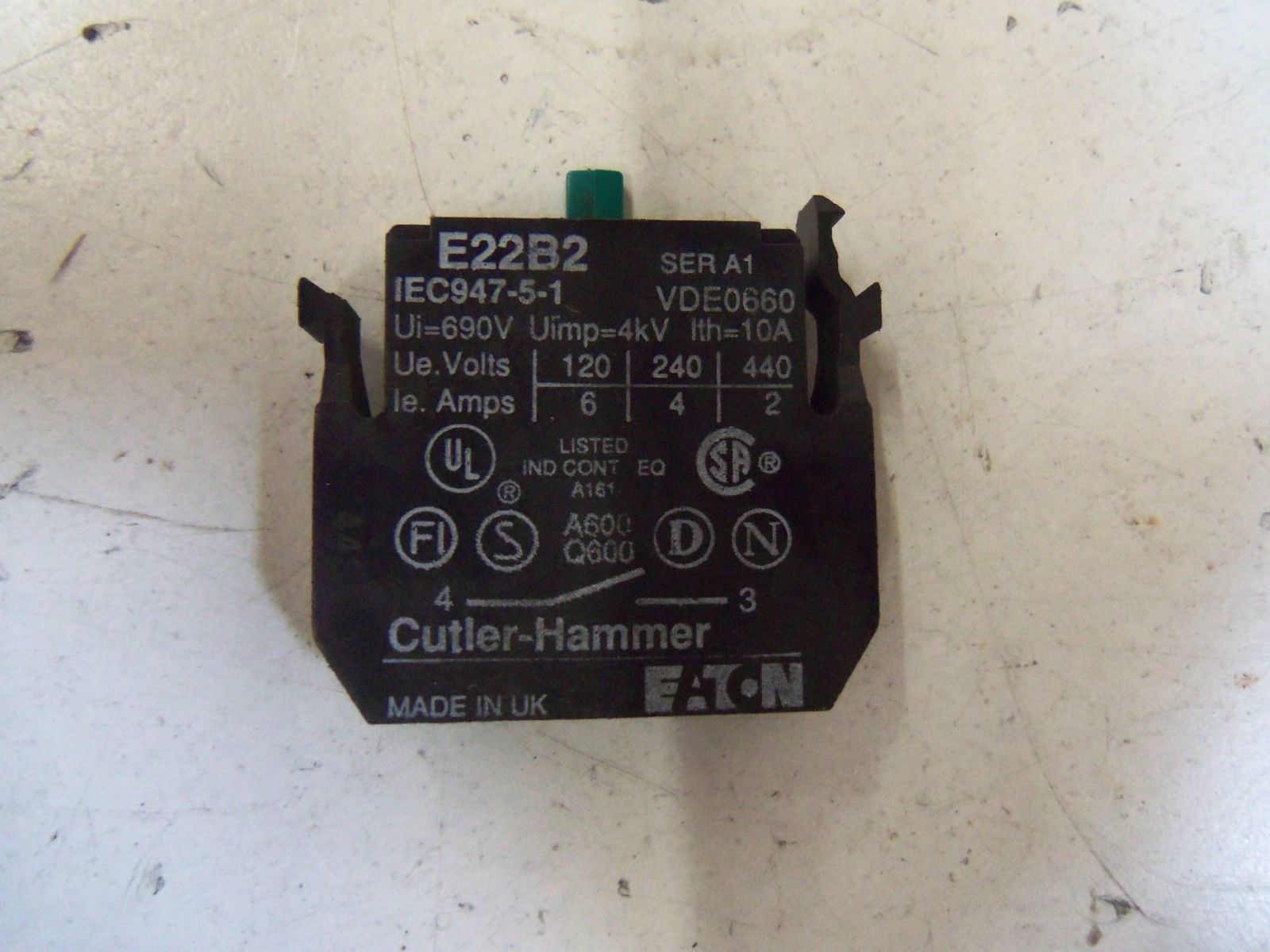 EATON CUTLER HAMMER E22B2 CONTACT BLOCK *USED*