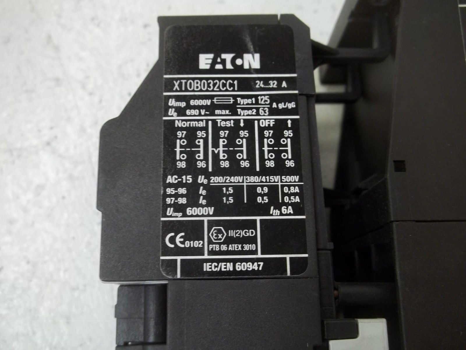 EATON XCTE032C10 W/ XT0B032CC1 CONTACTOR *USED*