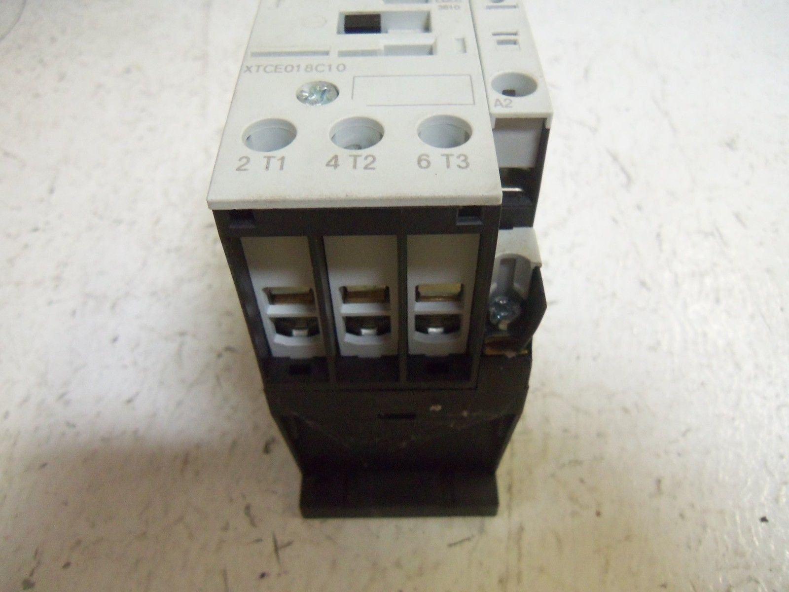 EATON XTCE018C10 CONTACTOR *USED*