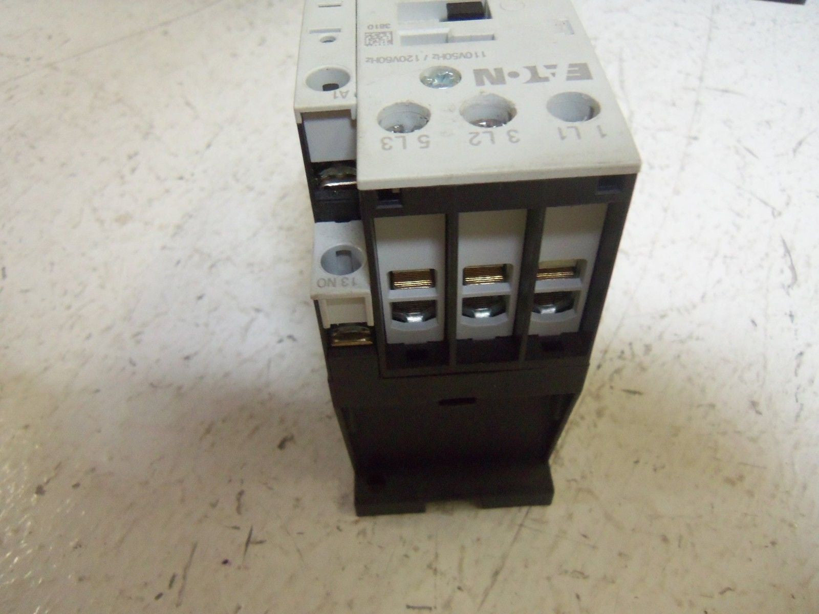 EATON XTCE018C10 CONTACTOR *USED*