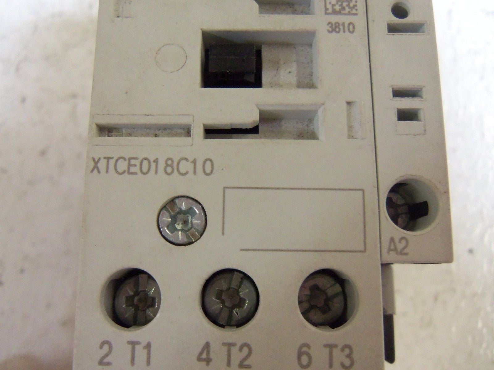 EATON XTCE018C10 CONTACTOR *USED*