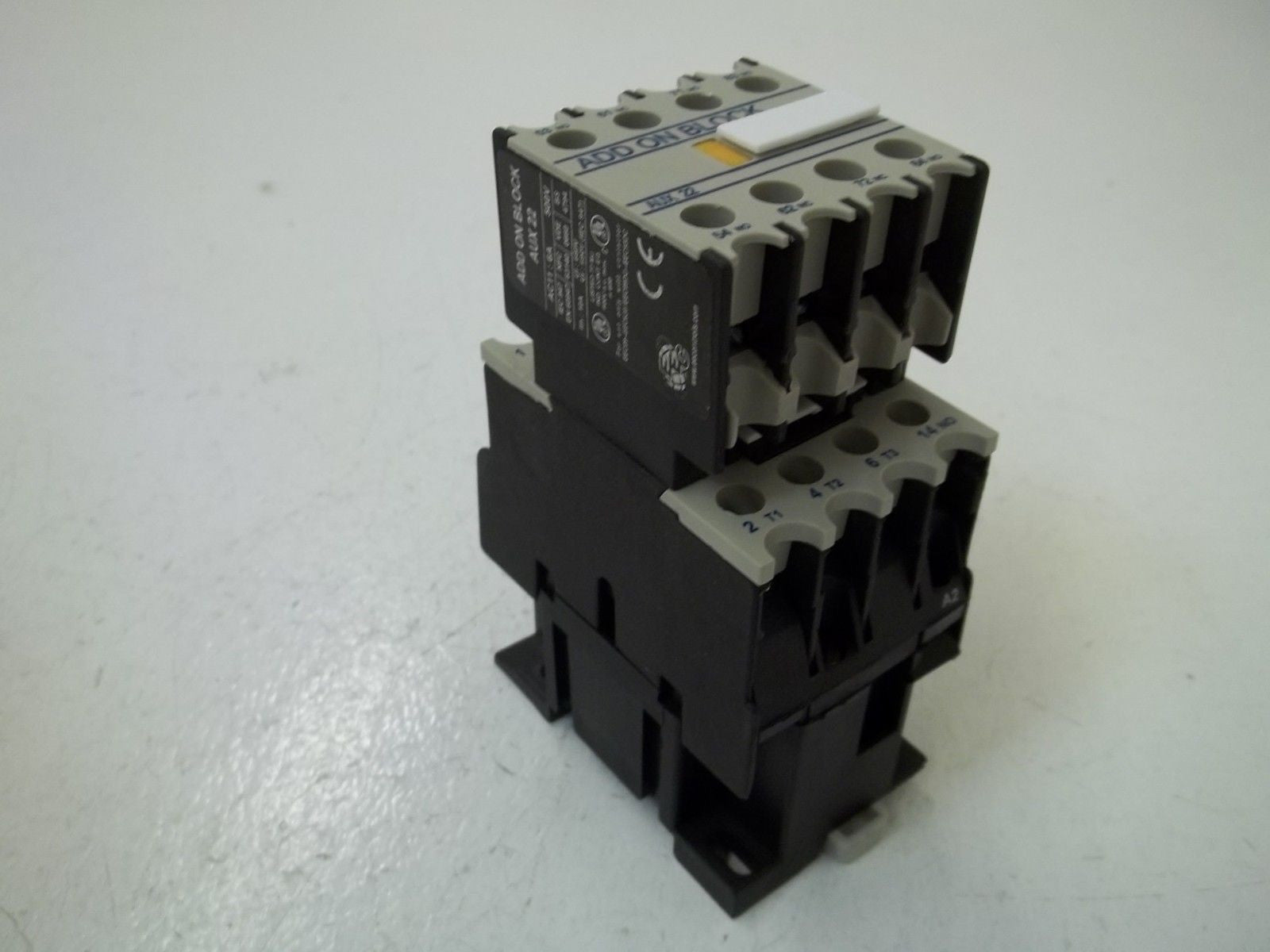 EECONTROLS EEC12.22-G 3POLE CONTACTOR TYPE EEC 24V *NEW IN BOX*