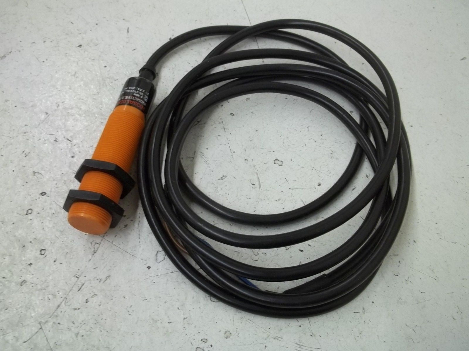 IFM EFECTOR 8035AL05FL2CAXX CAPACITIVE SENSOR *NEW IN BOX*