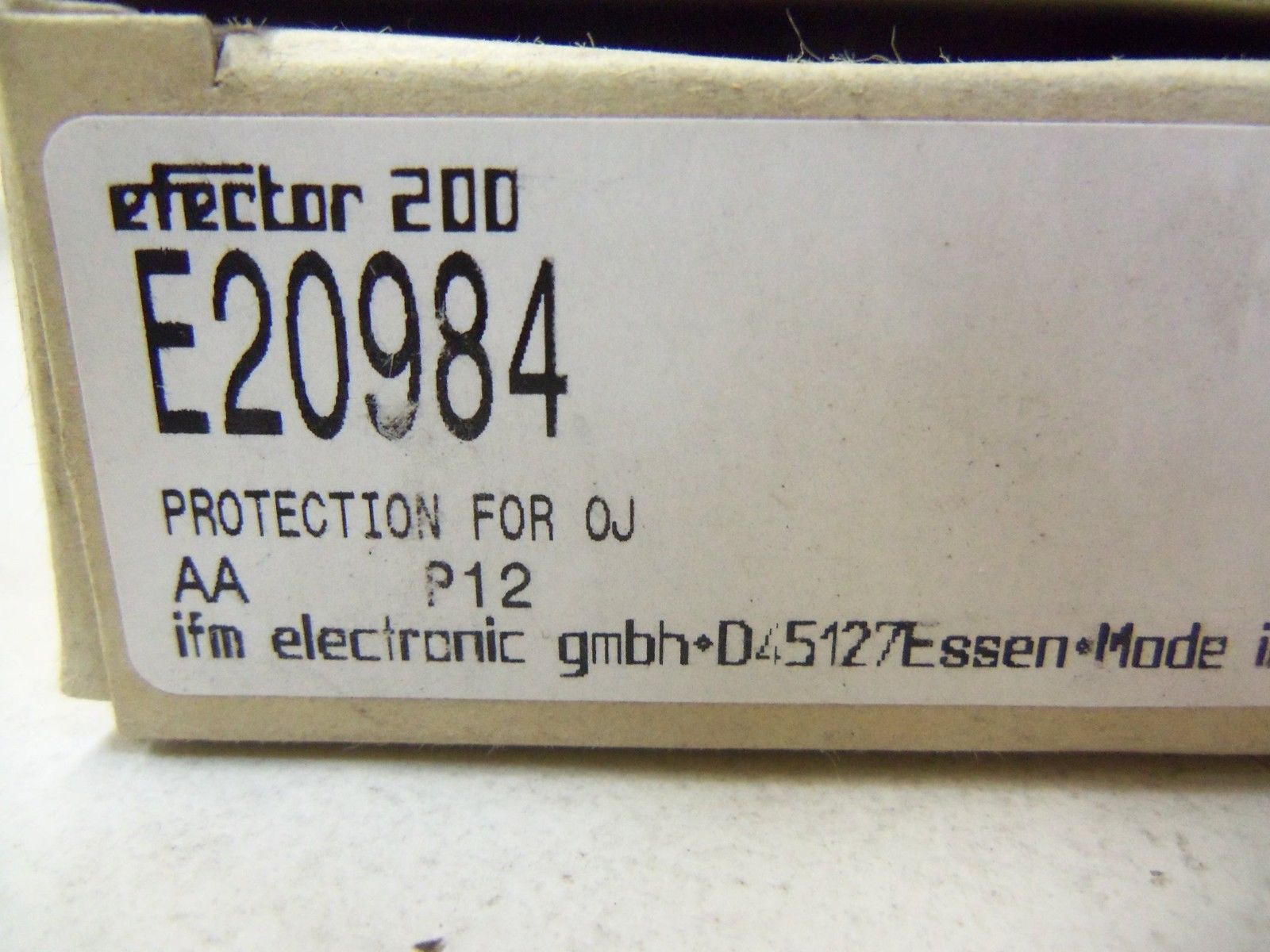 IFM EFECTOR E20984 ANGEL BRACKET *NEW IN BOX*