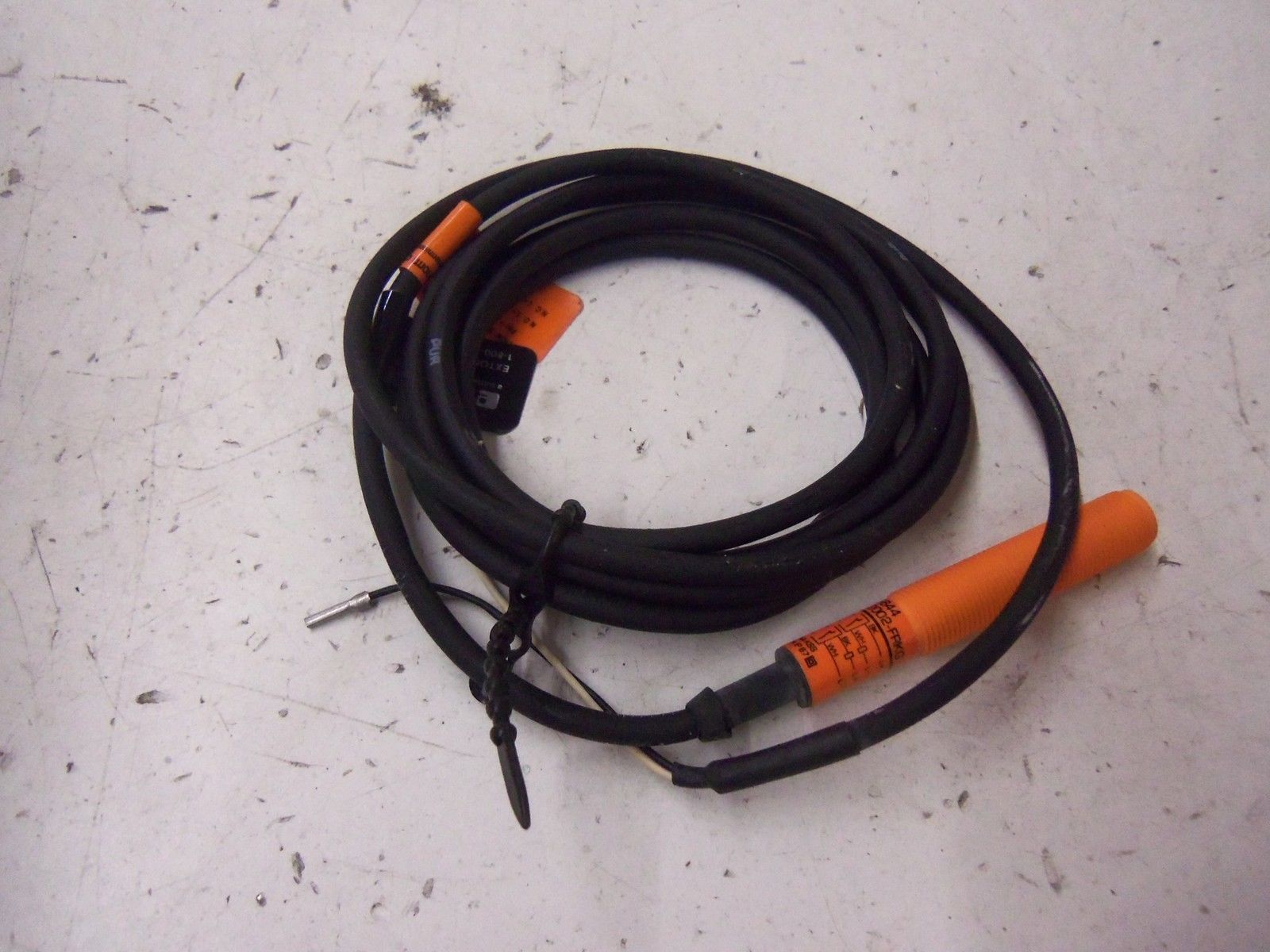 IFM EFECTOR IF-2002-FRKG INDUCTIVE PROXIMITY SENSOR *NEW IN BOX*
