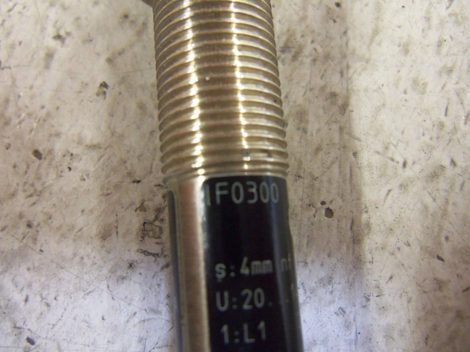 IFM EFECTOR IF0300 INDUCTIVE PROXIMITY SENSOR *USED*