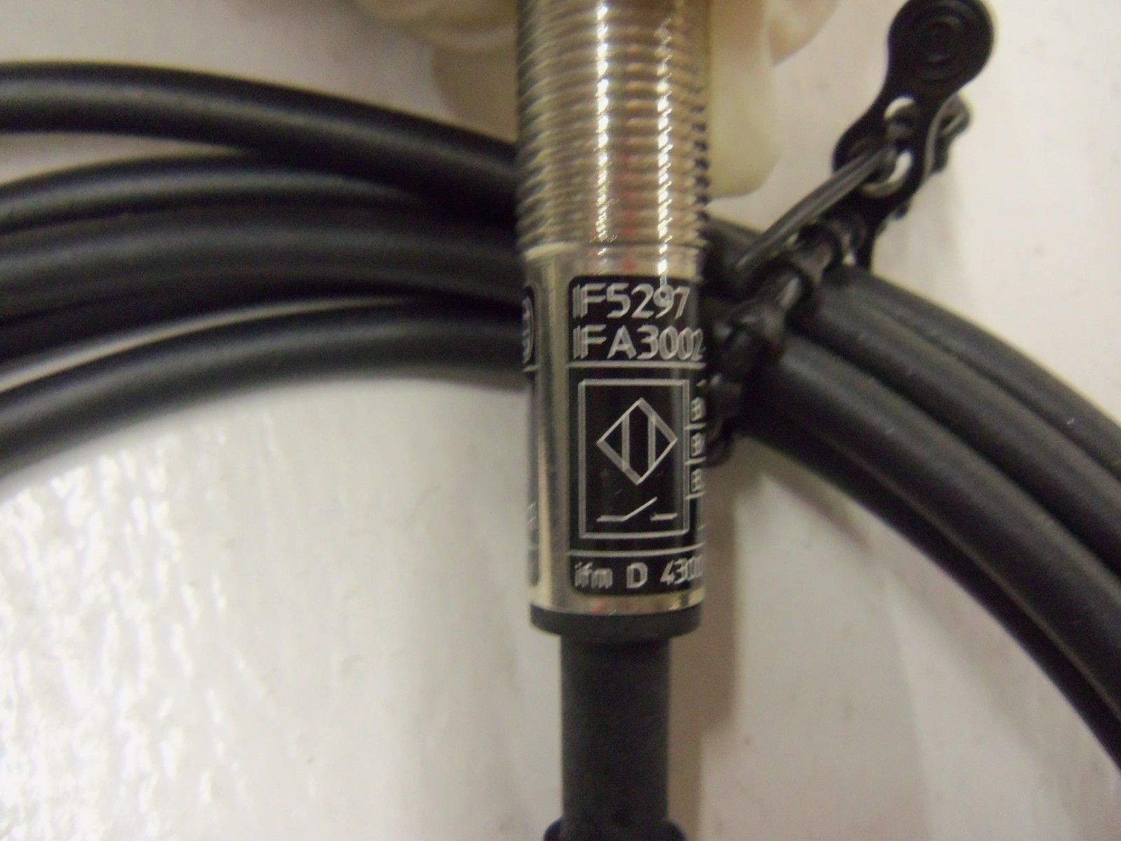 IFM EFECTOR IF5297 INDUCTIVE PROXIMITY SENSOR *USED*