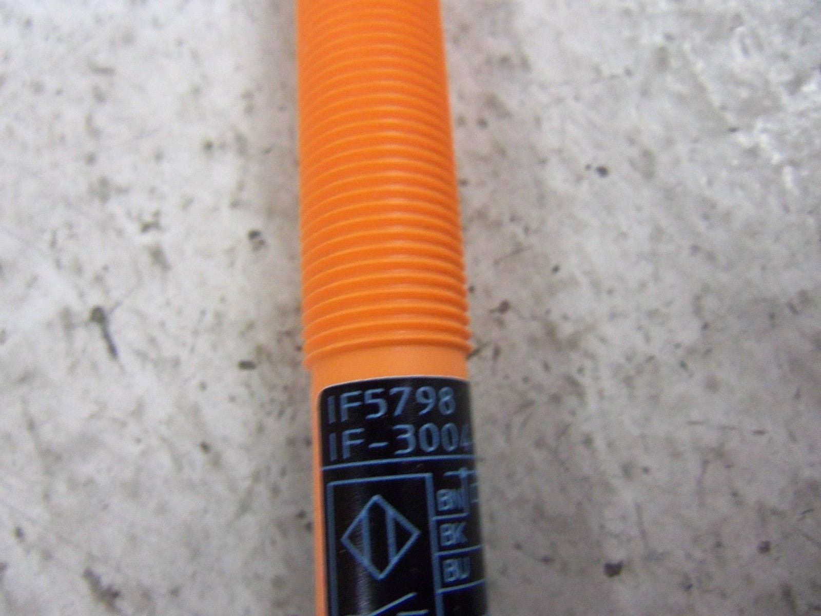 IFM EFECTOR IF5798 INDUCTIVE PROXIMITY SENSOR *NEW IN BOX*