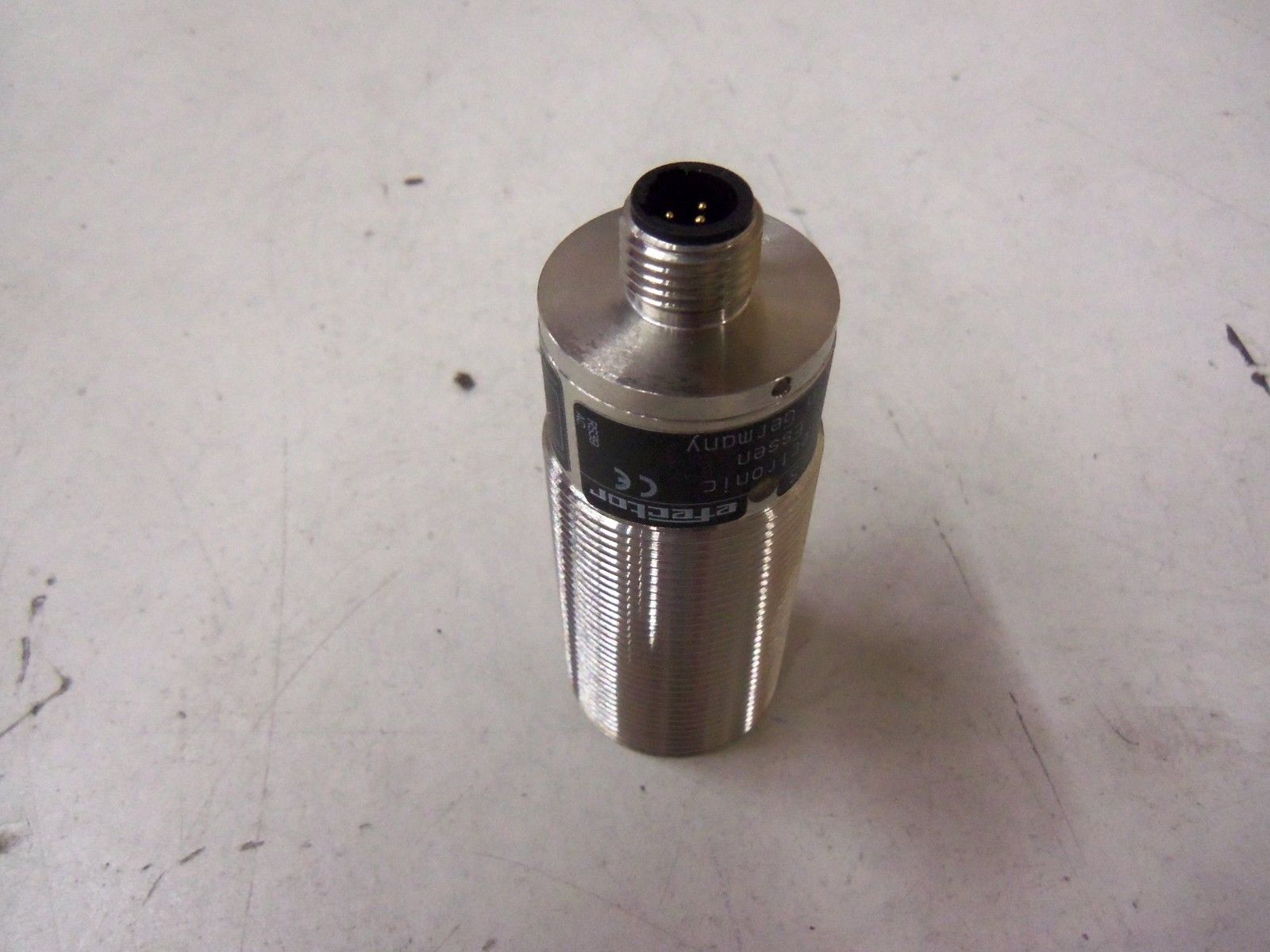 IFM EFECTOR II0296 INDUCTIVE PROXIMITY SENSOR *NEW IN BOX*
