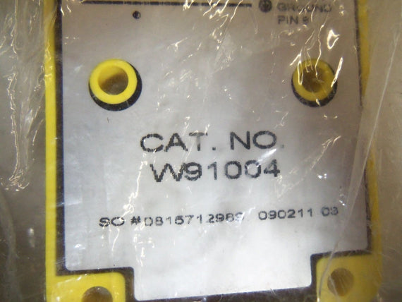 IFM EFECTOR W91004 WIRING BLOCK *NEW IN FACTORY BAG*