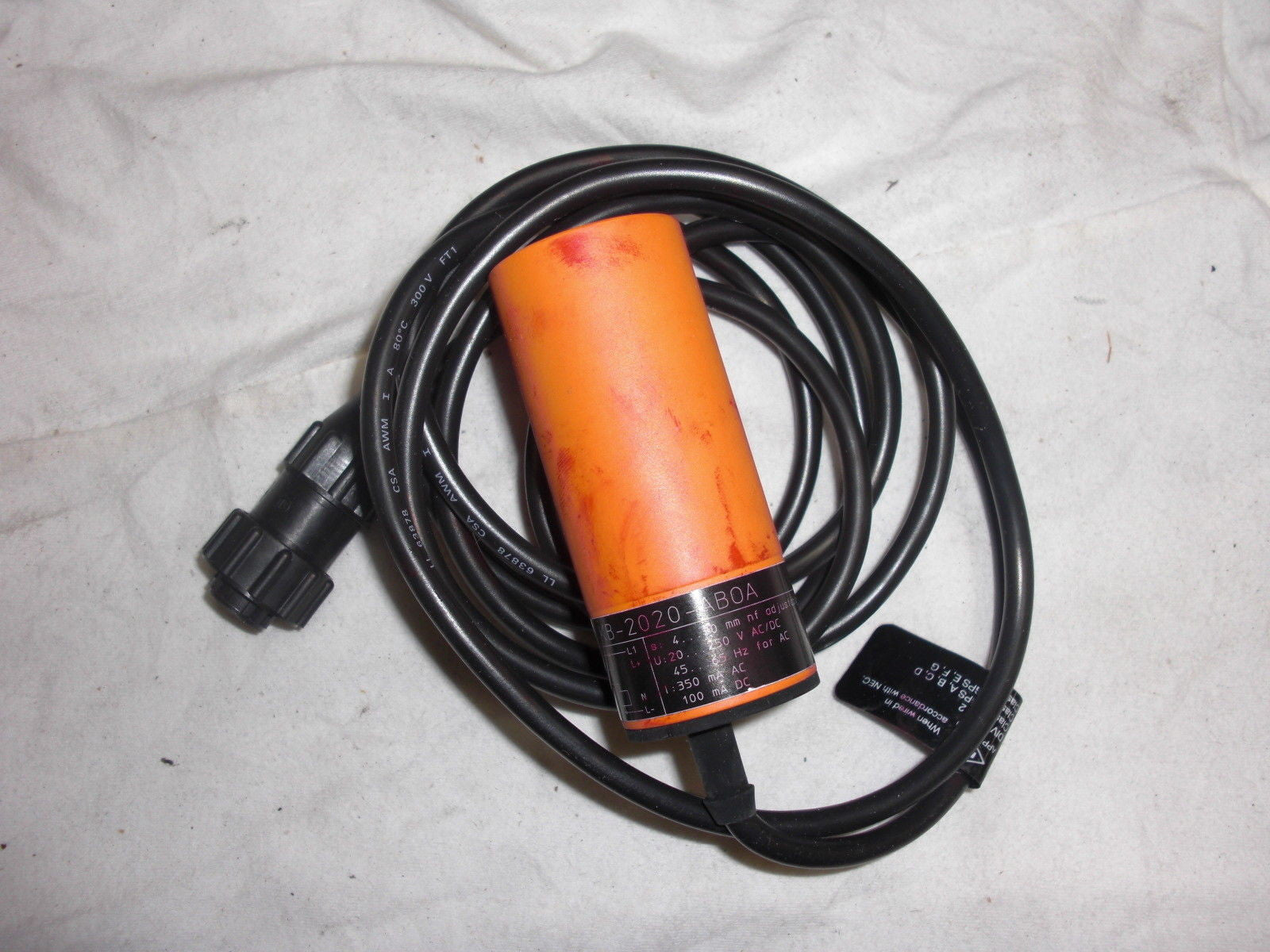 IFM EFECTOR KB2020ABOA CAPACITIVE SENSOR*USED*