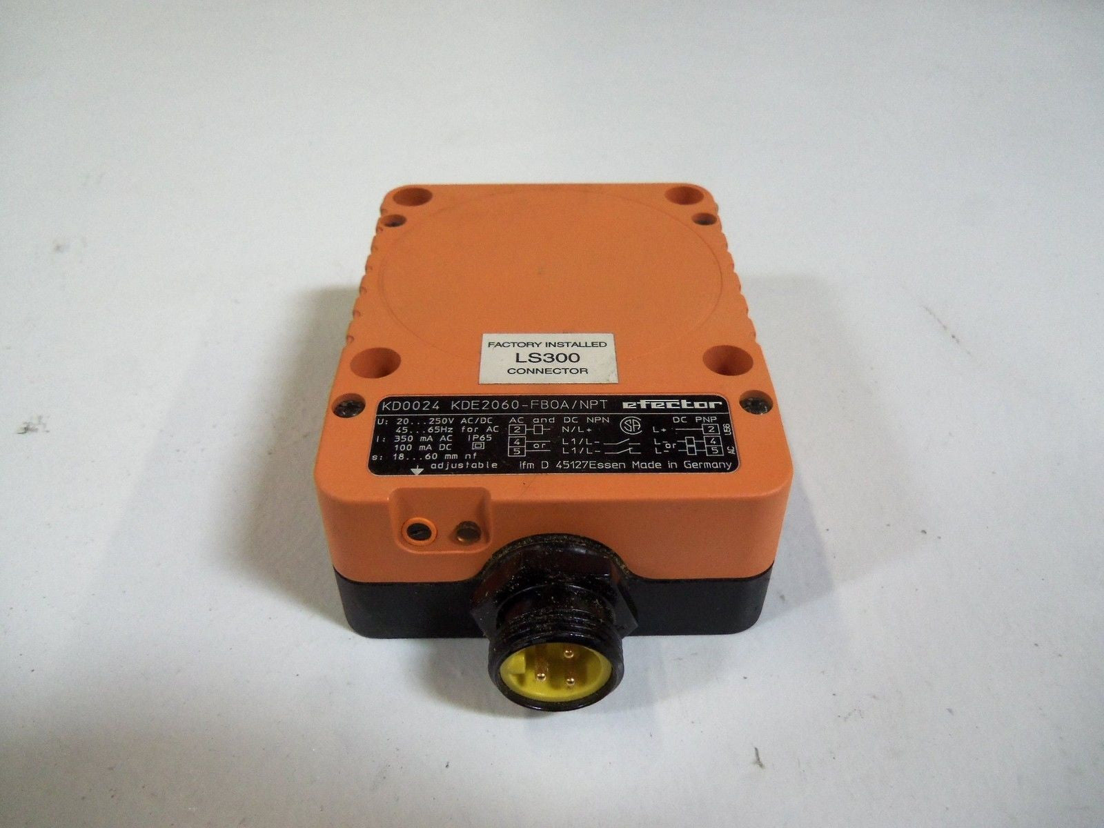 IFM EFECTOR KD3500 CAPACITIVE SENSOR *USED*
