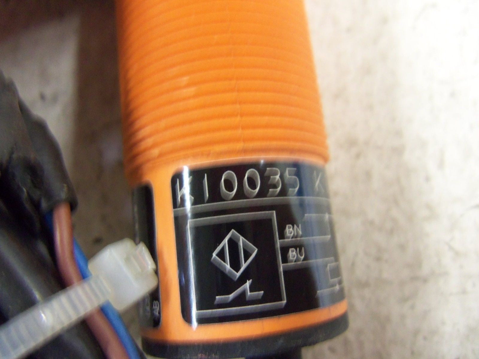 IFM EFECTOR KI0035 CAPACITIVE SENSOR *NEW NO BOX*