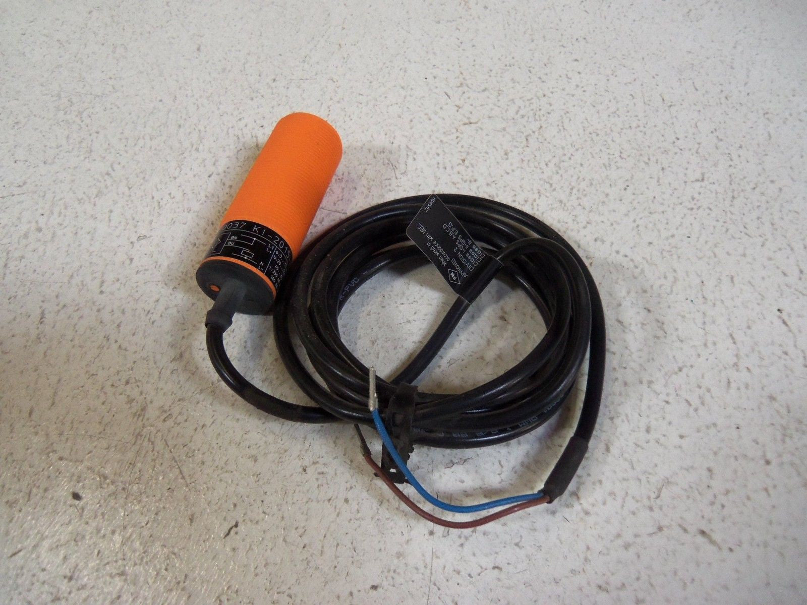 IFM EFECTOR KI0037 CAPACITIVE SENSOR *NEW*