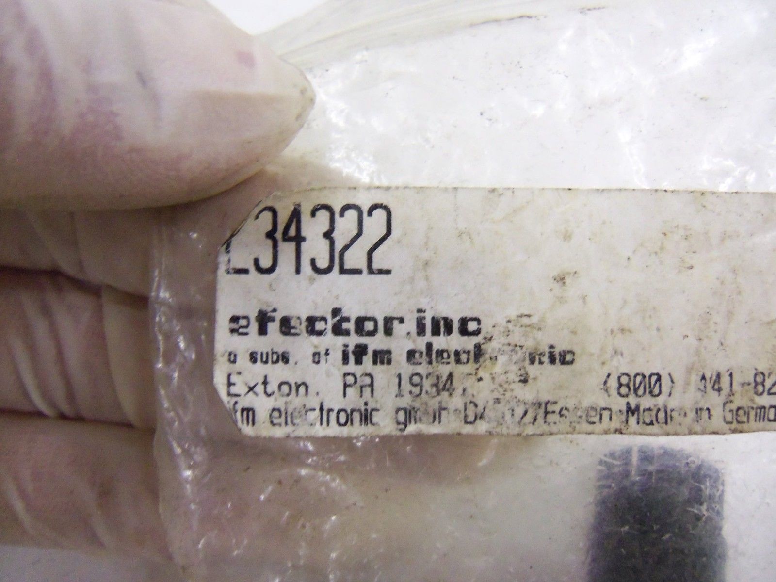 IFM EFECTOR L34322 WIREABLE SOCKET *NEW IN FACTORY BAG*