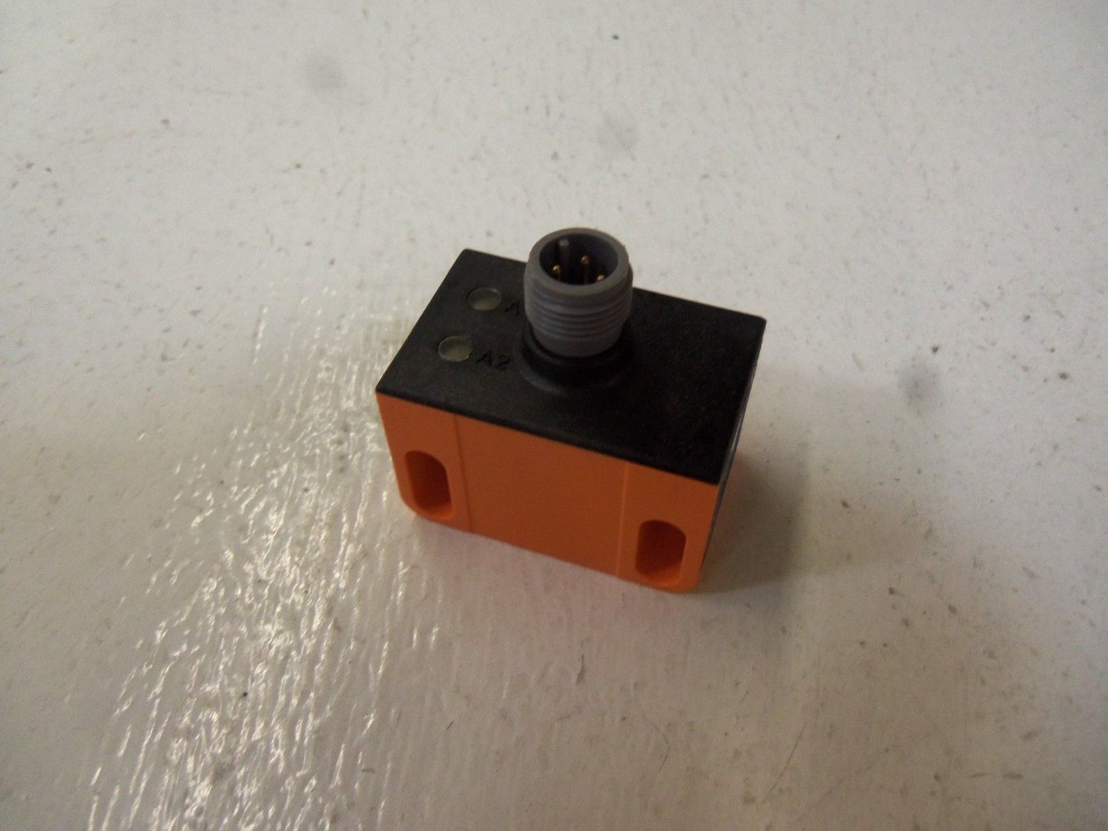 IFM EFECTOR NN5008 INDUCTIVE PROXIMITY SENSOR (AS PICTURED) *NEW IN BOX*