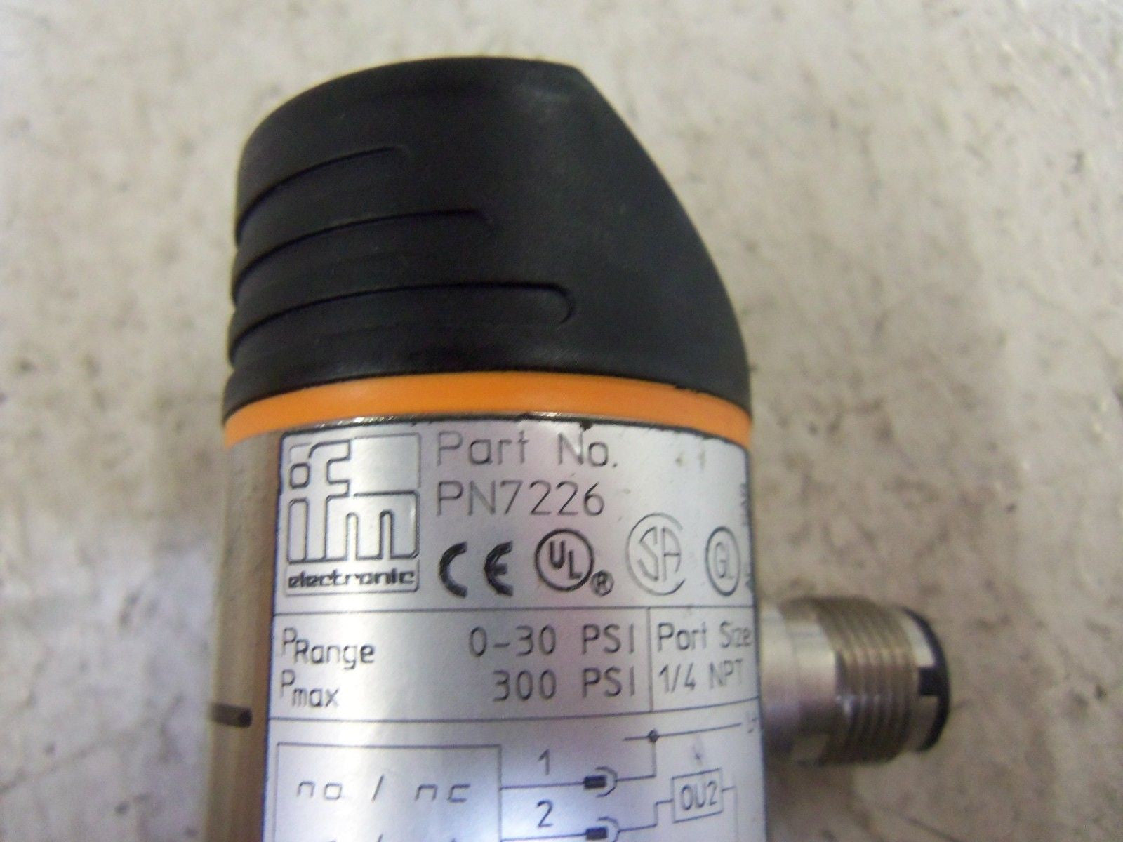 IFM EFECTOR PN7226 PRESSURE MONITOR *USED*